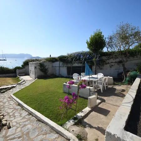 Apartment Sulla Spiaggia 1